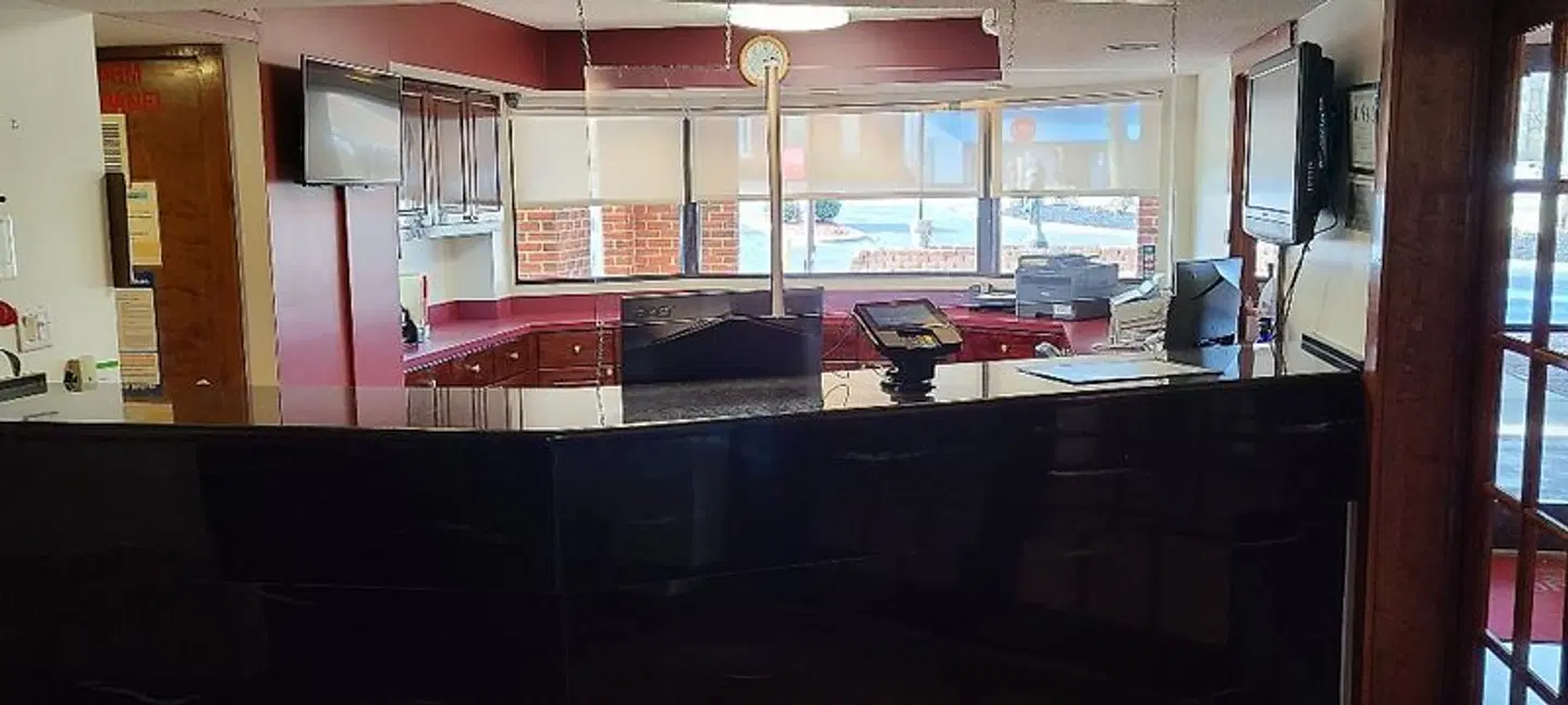 Red Roof Inn & Suites Cornelius - Lake Norman Bar