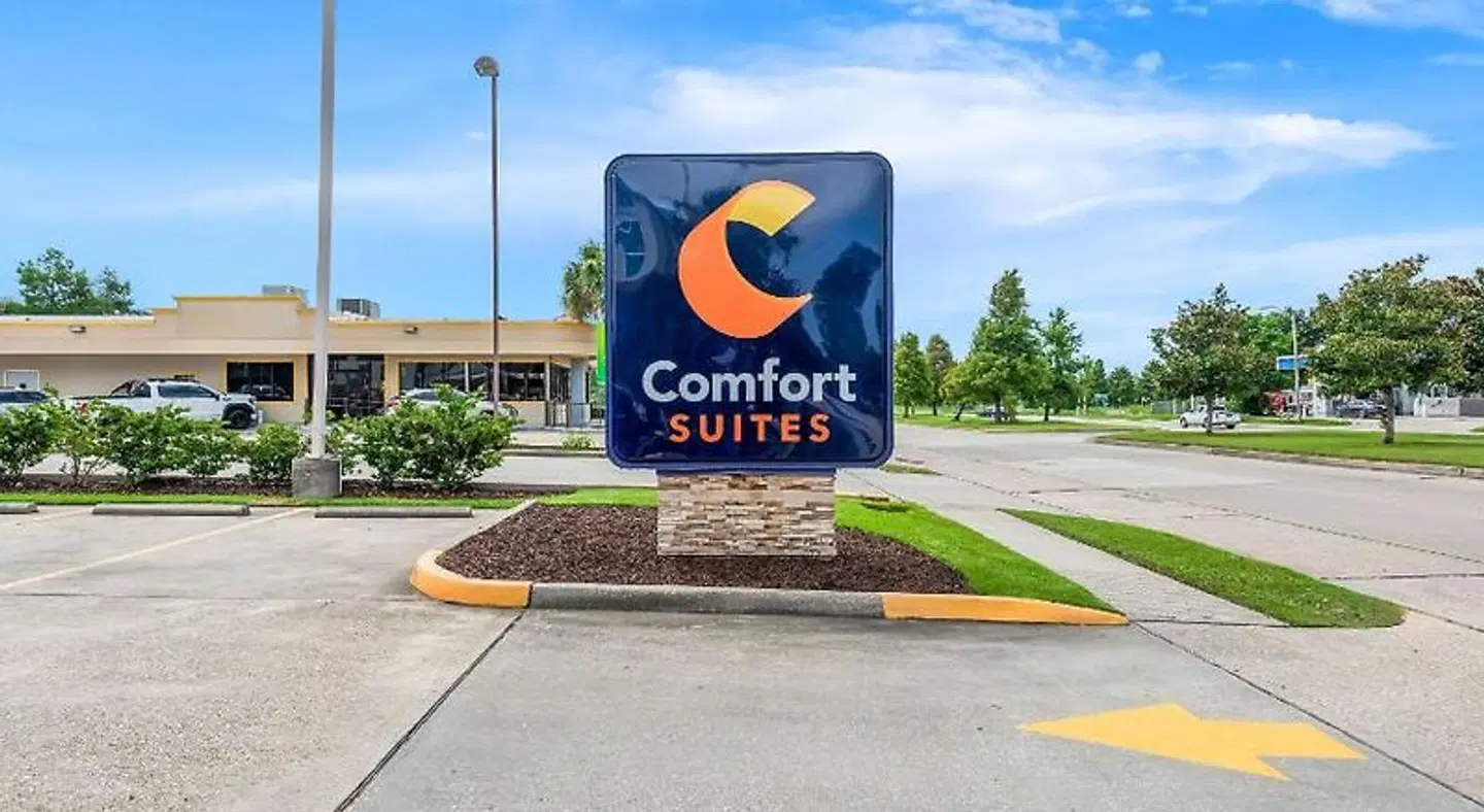 Comfort Suites New Orleans EXTERIOR