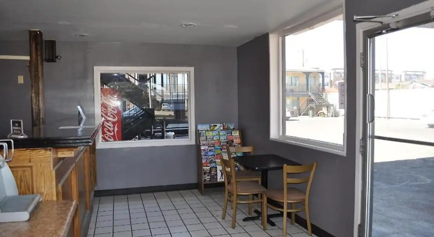 Rodeway Inn Lubbock Bar