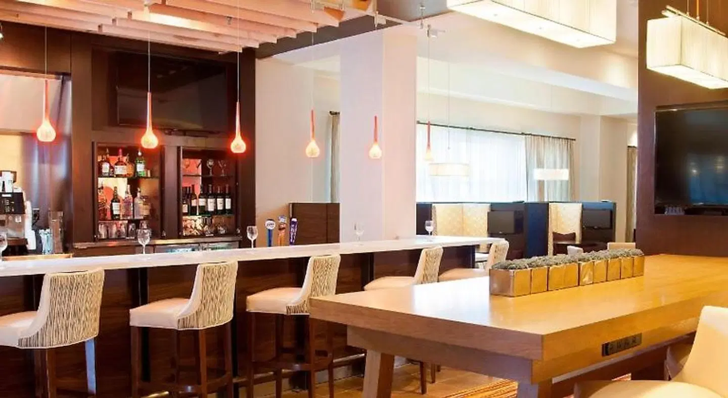 Courtyard by Marriott Pueblo Downtown Bar