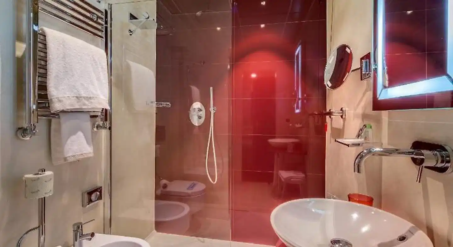Antares Hotel Rubens Badezimmer