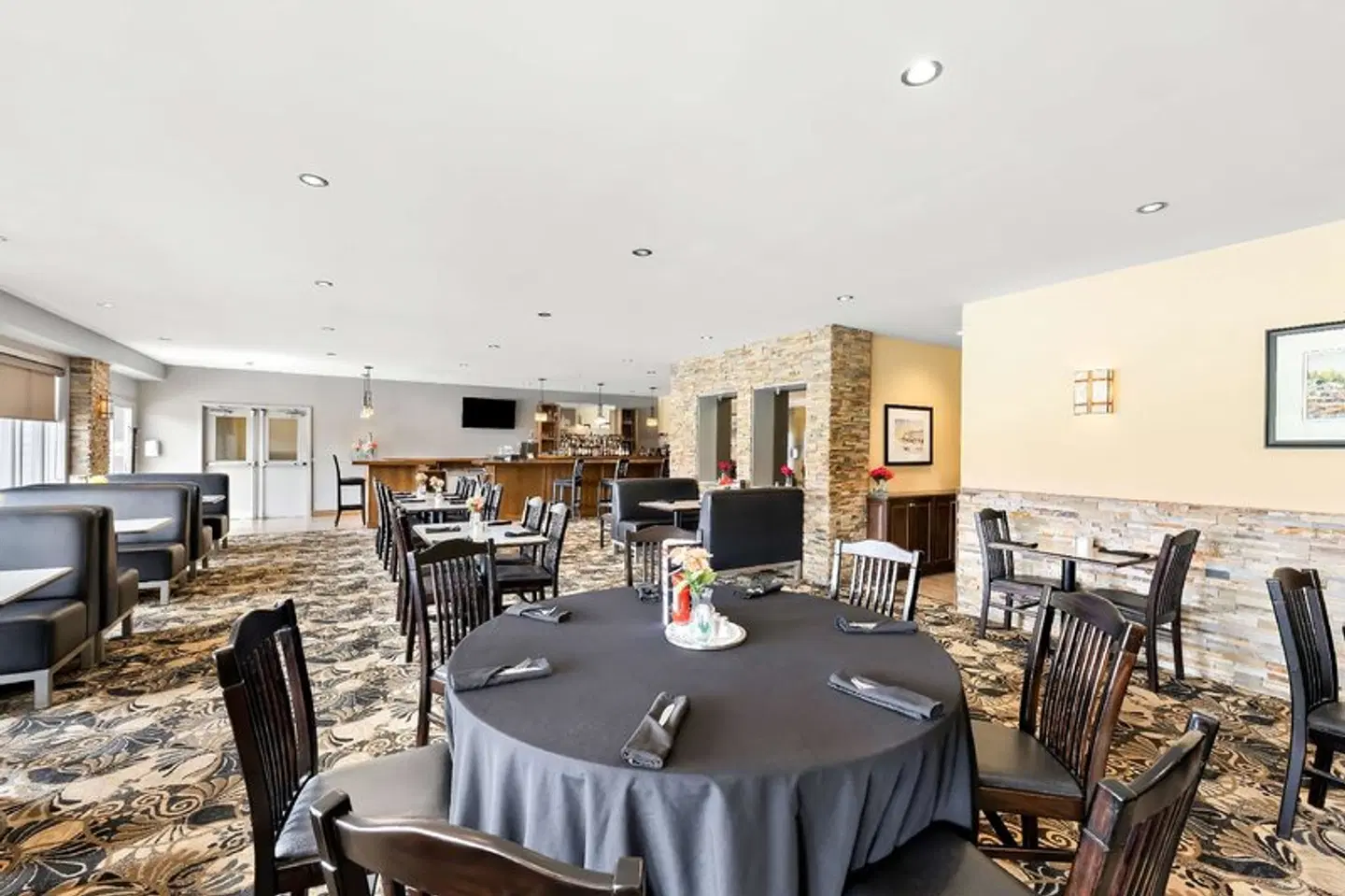 Best Western Plus NorWester Hotel & Conference Centre Restaurant