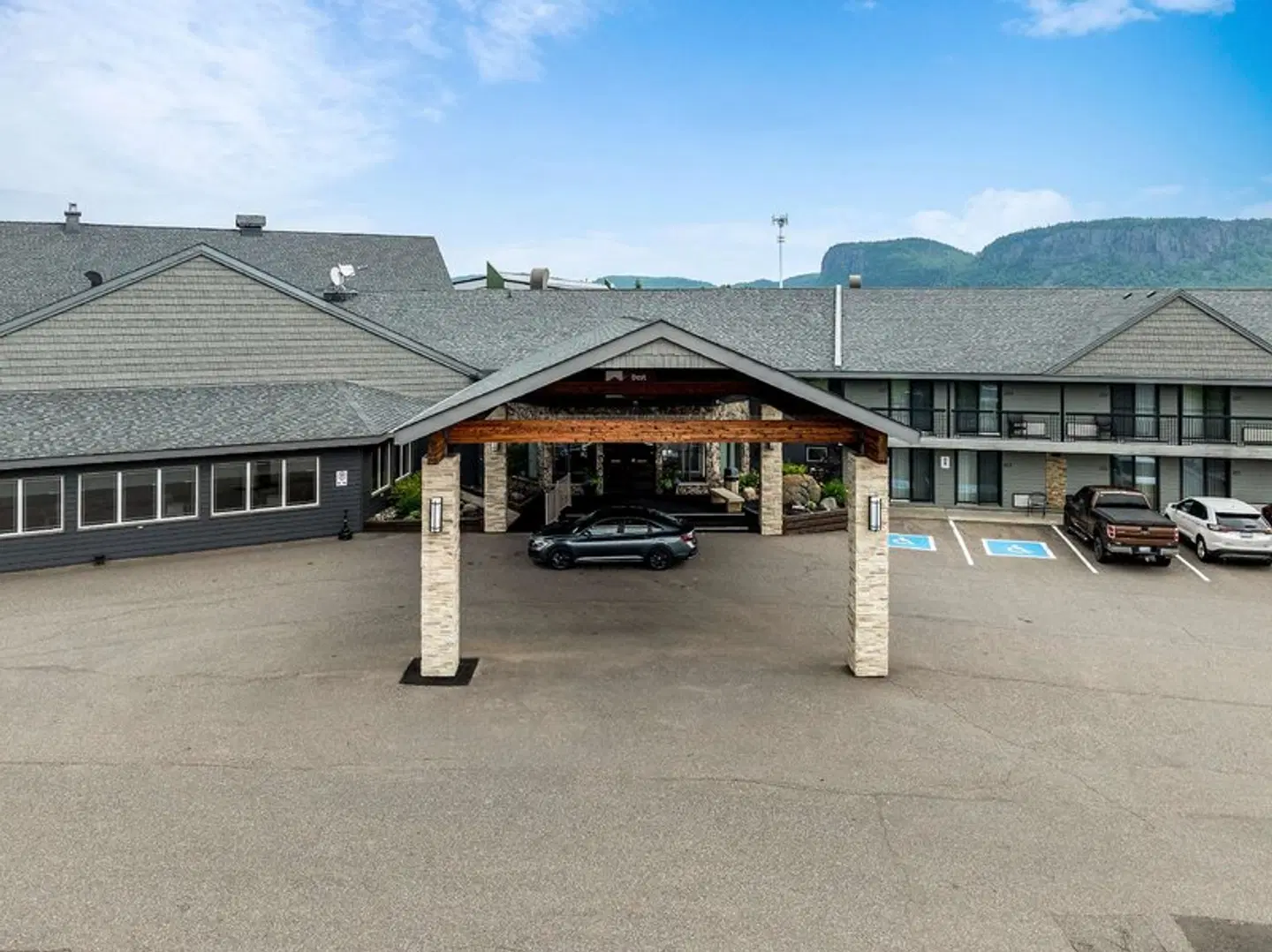 Best Western Plus NorWester Hotel & Conference Centre SPORTS_AND_LEISURE