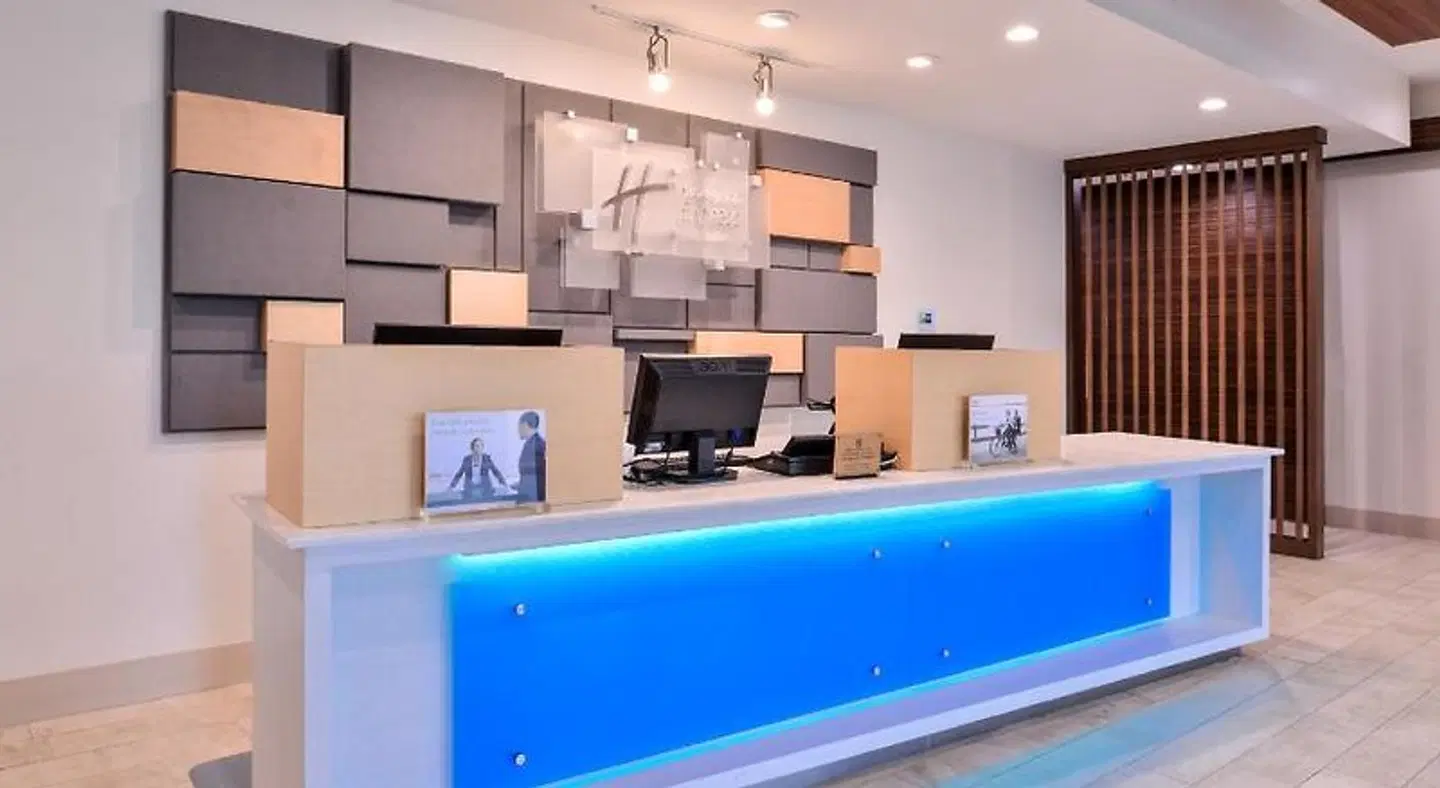 Holiday Inn Express New Orleans - St Charles by IHG Hallenbad