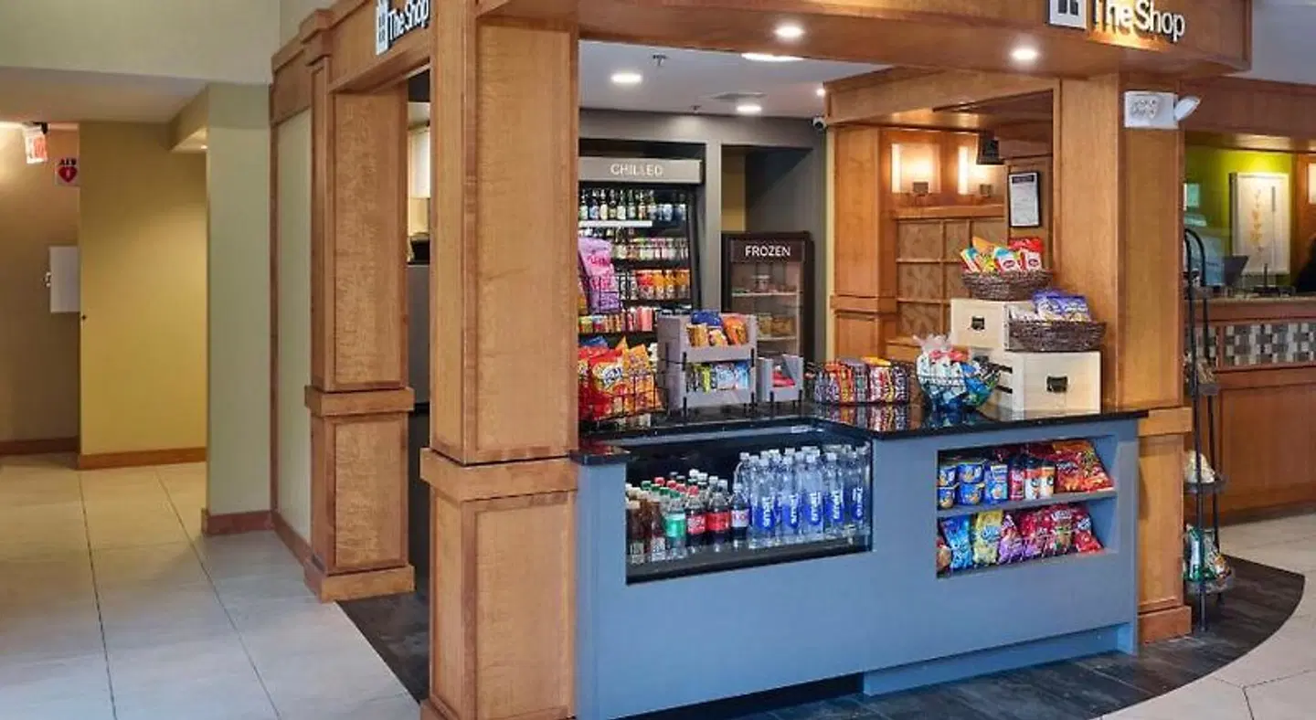 Hilton Garden Inn Lancaster Bar