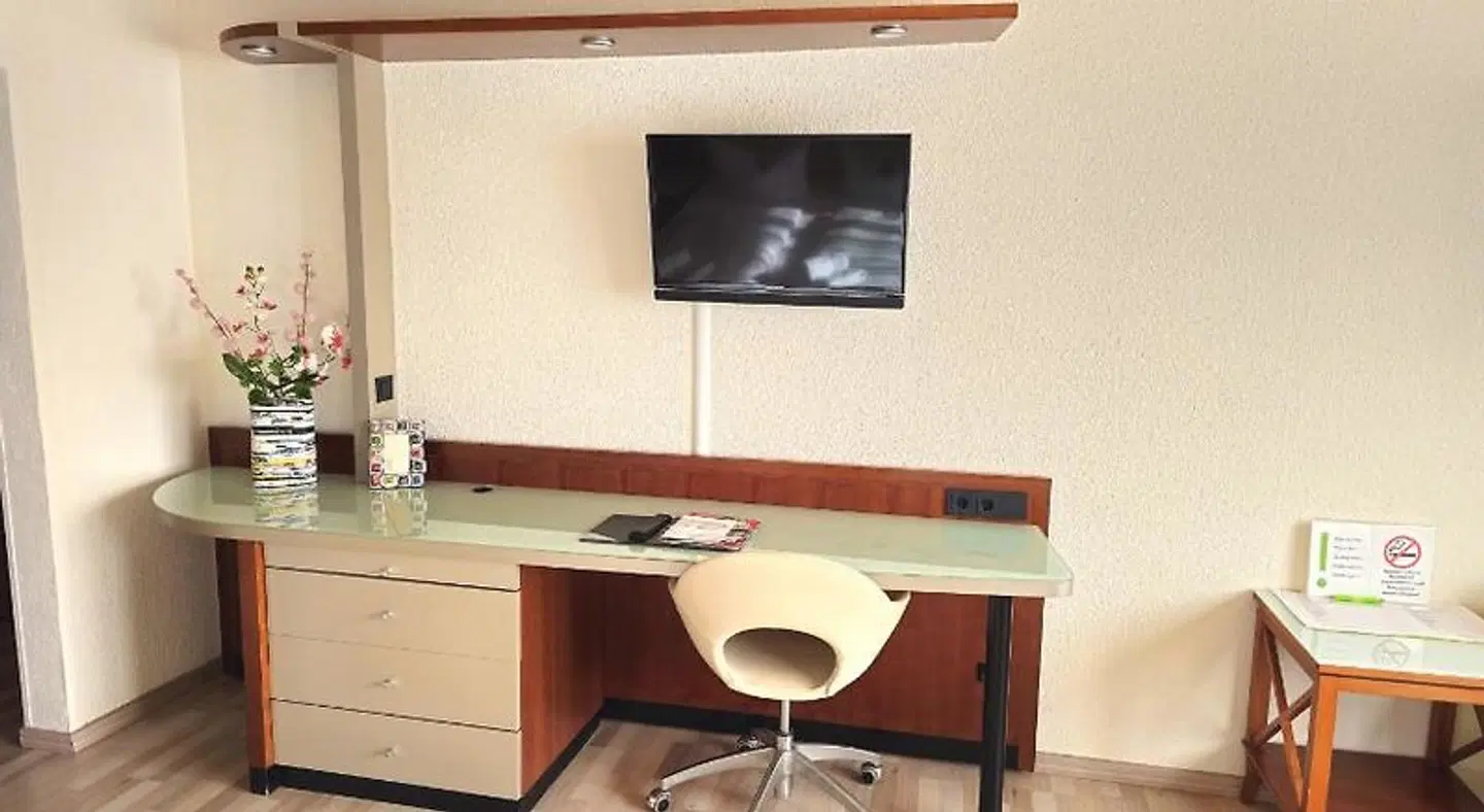 AVENUE ALTENFURT ROOM_EXAMPLE