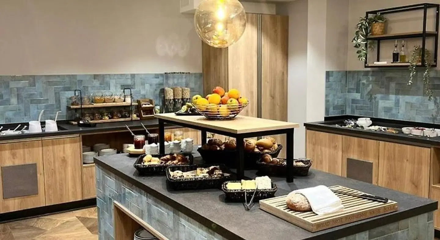 Dom Hotel Restaurant