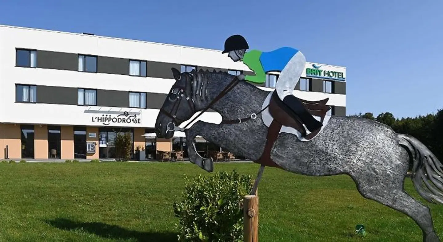 Brit Hotel - Hotel de l'Hippodrome Tiere