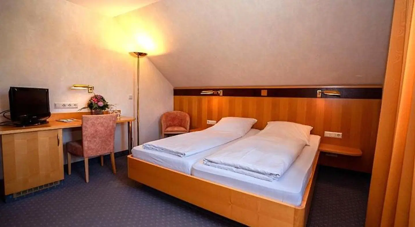 Schlegel ROOM_EXAMPLE