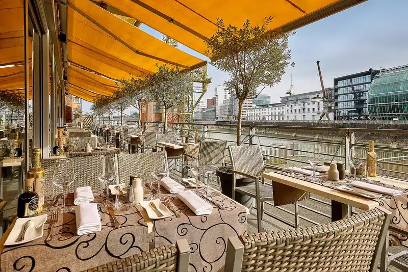 Courtyard by Marriott Duesseldorf Hafen – Hotelfoto