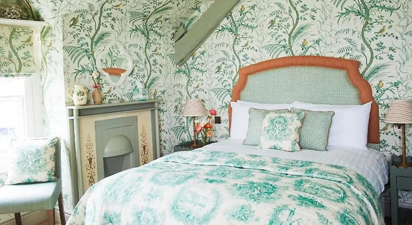 The Red Lion ROOM_EXAMPLE