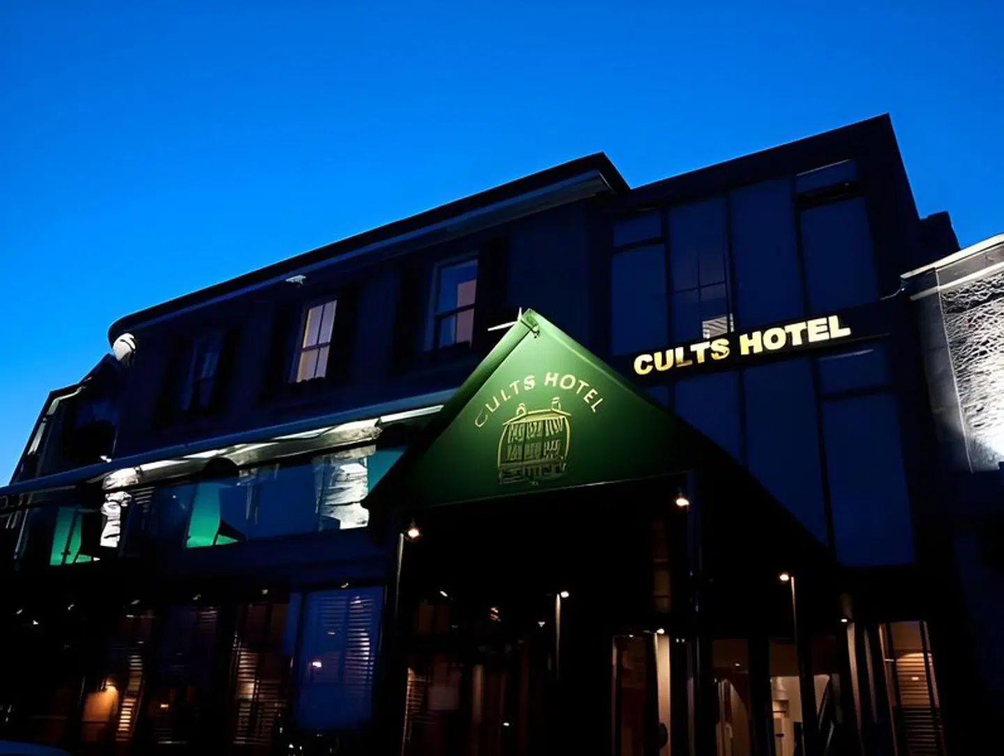 Cults Hotel EXTERIOR