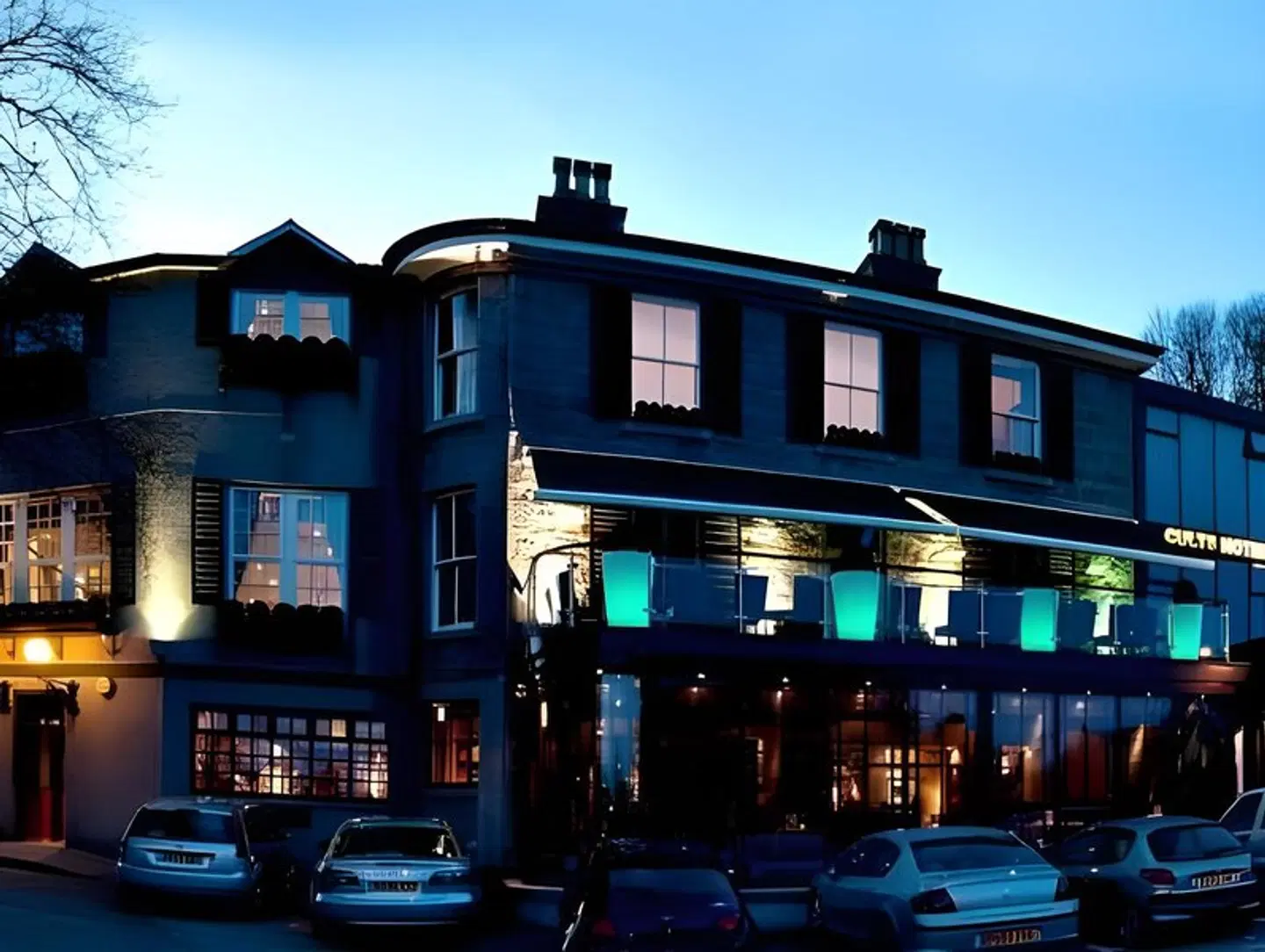 Cults Hotel EXTERIOR