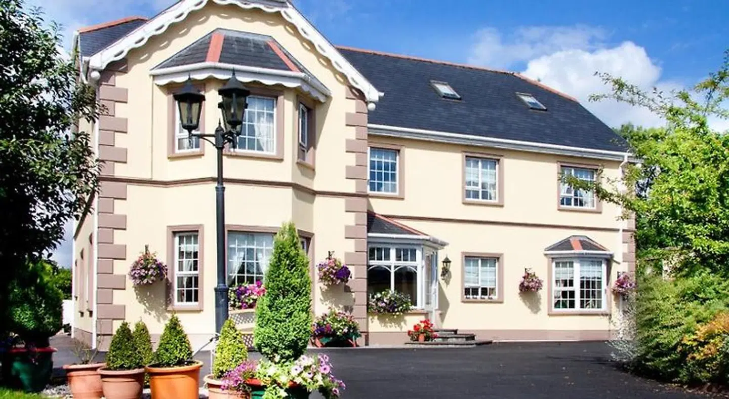 Ballyraine Guesthouse EXTERIOR