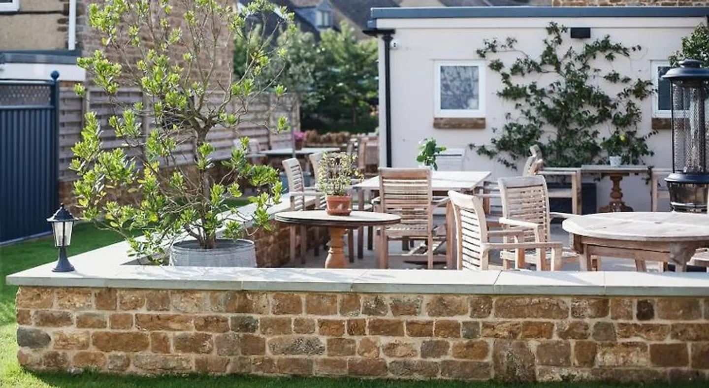 The George Inn Terrasse