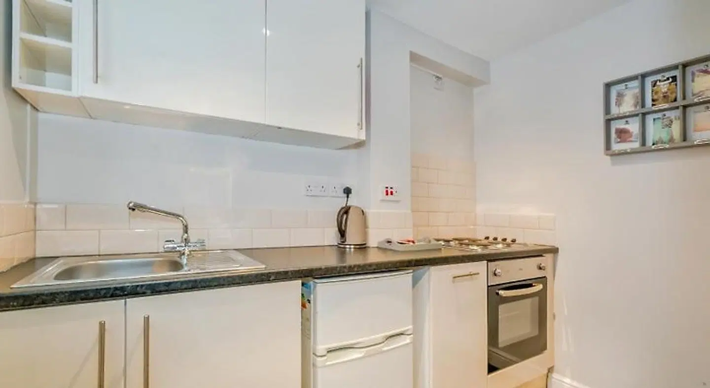 Cannock Hotel Apartments ROOM_EXAMPLE