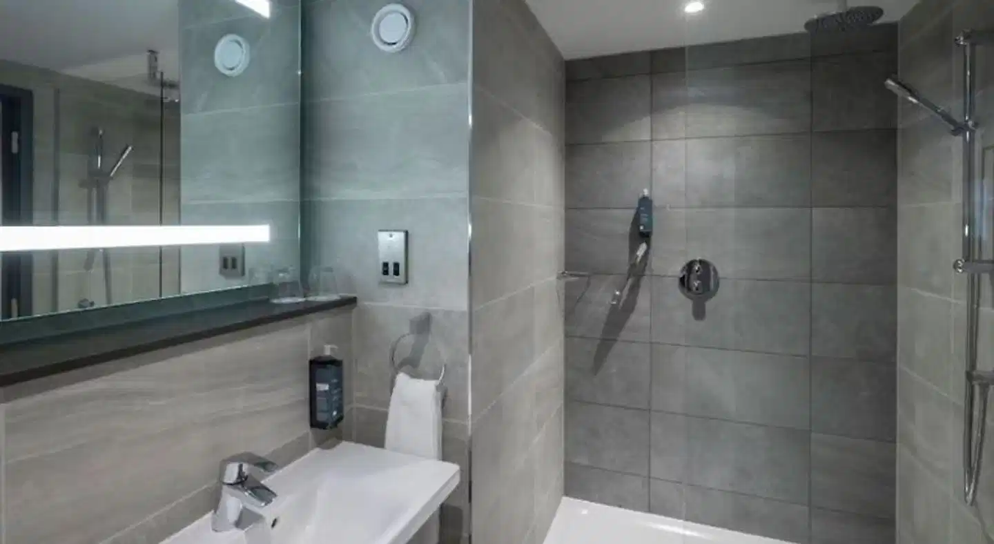 Maldron Hotel Liverpool City Centre Badezimmer