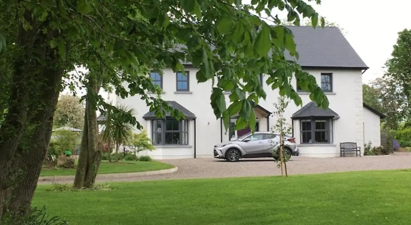 Kilbawn Country House EXTERIOR