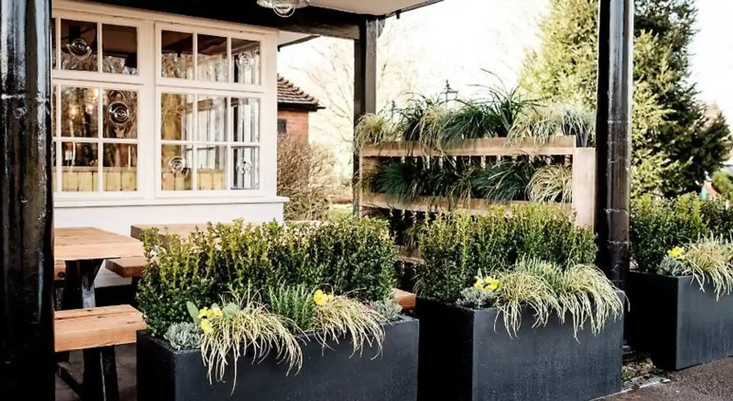 The White Hart Garten