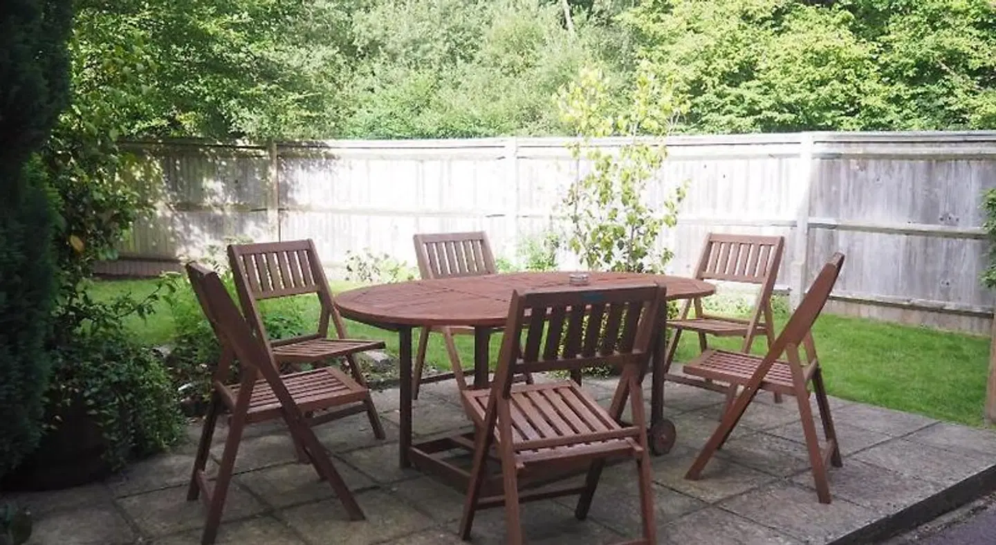 Bel And The Dragon-Churt Terrasse