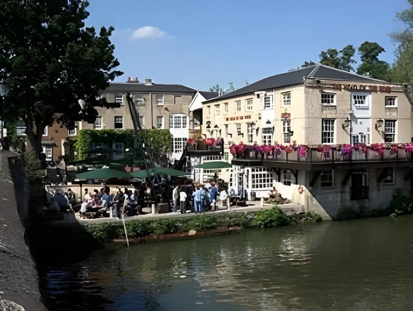 Head of the River EXTERIOR