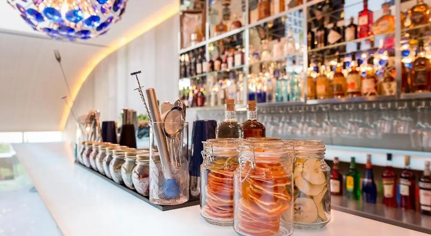 4615 Hotel Bar