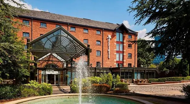 Marriott Victoria & Albert EXTERIOR