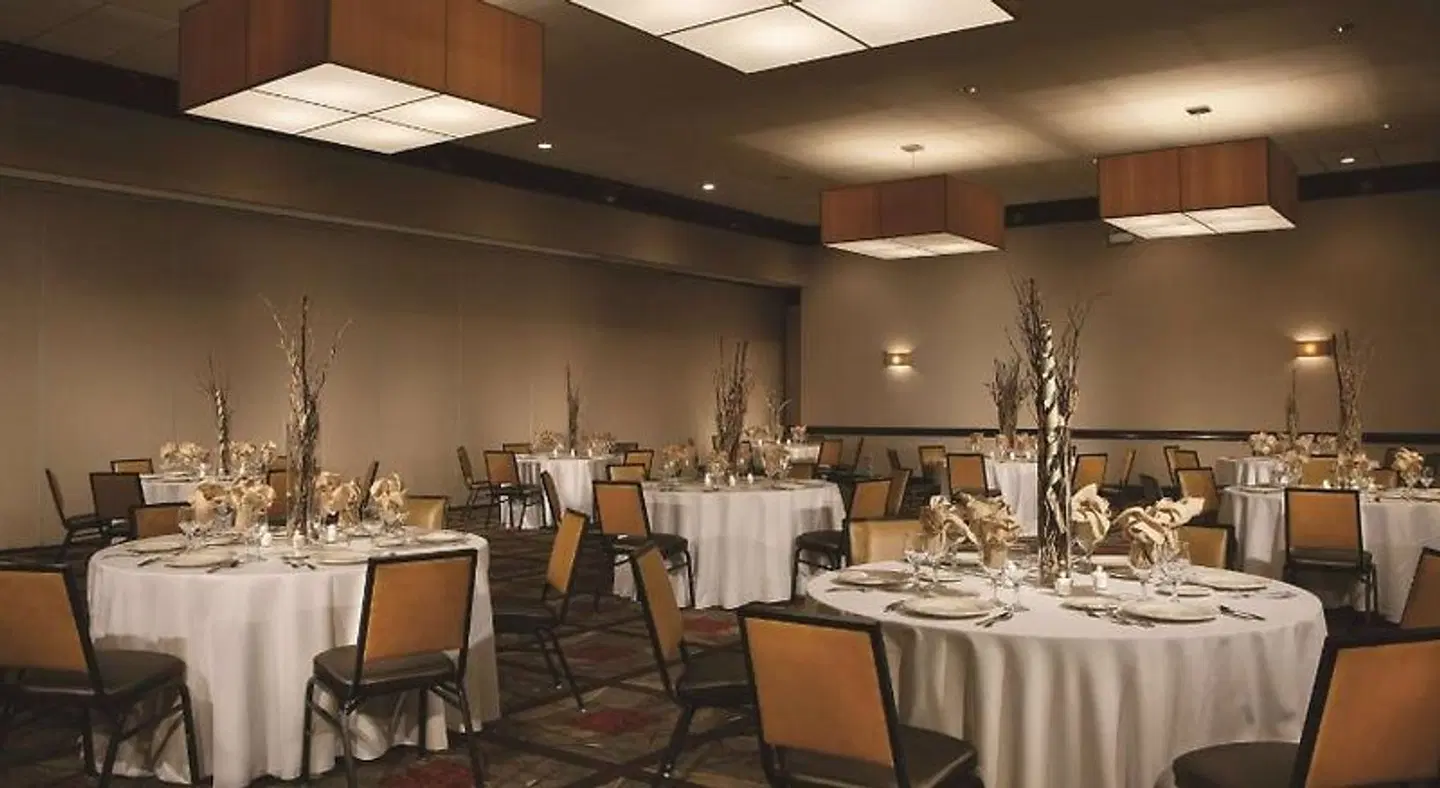 DoubleTree by Hilton Columbus/Worthington Restaurant