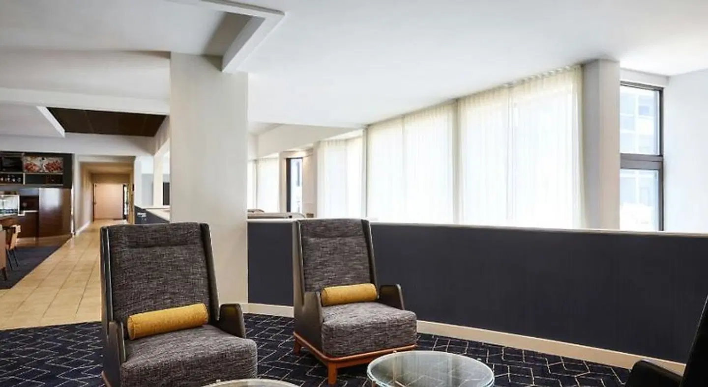 Courtyard by Marriott St. Louis Westport Plaza ROOM_EXAMPLE