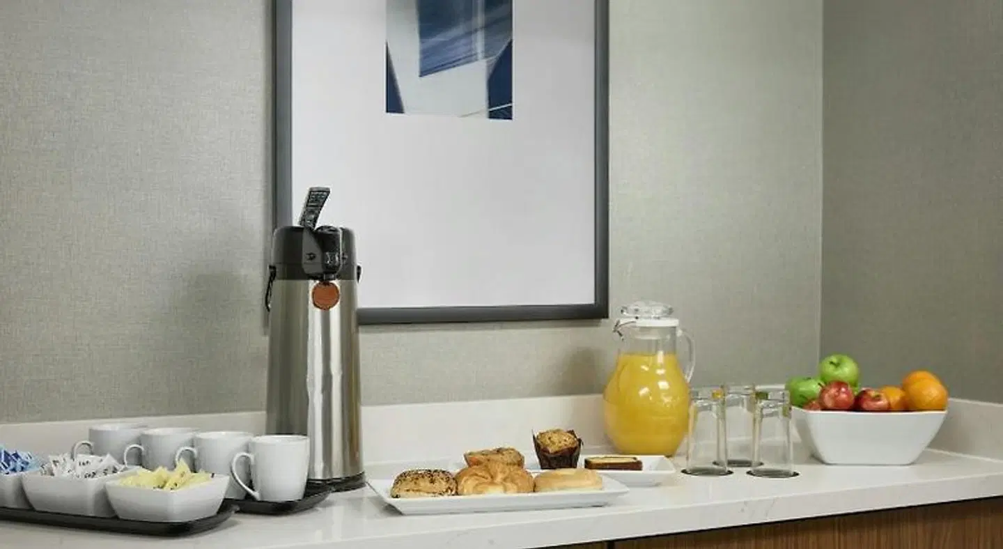 Courtyard by Marriott St. Louis Westport Plaza Badezimmer