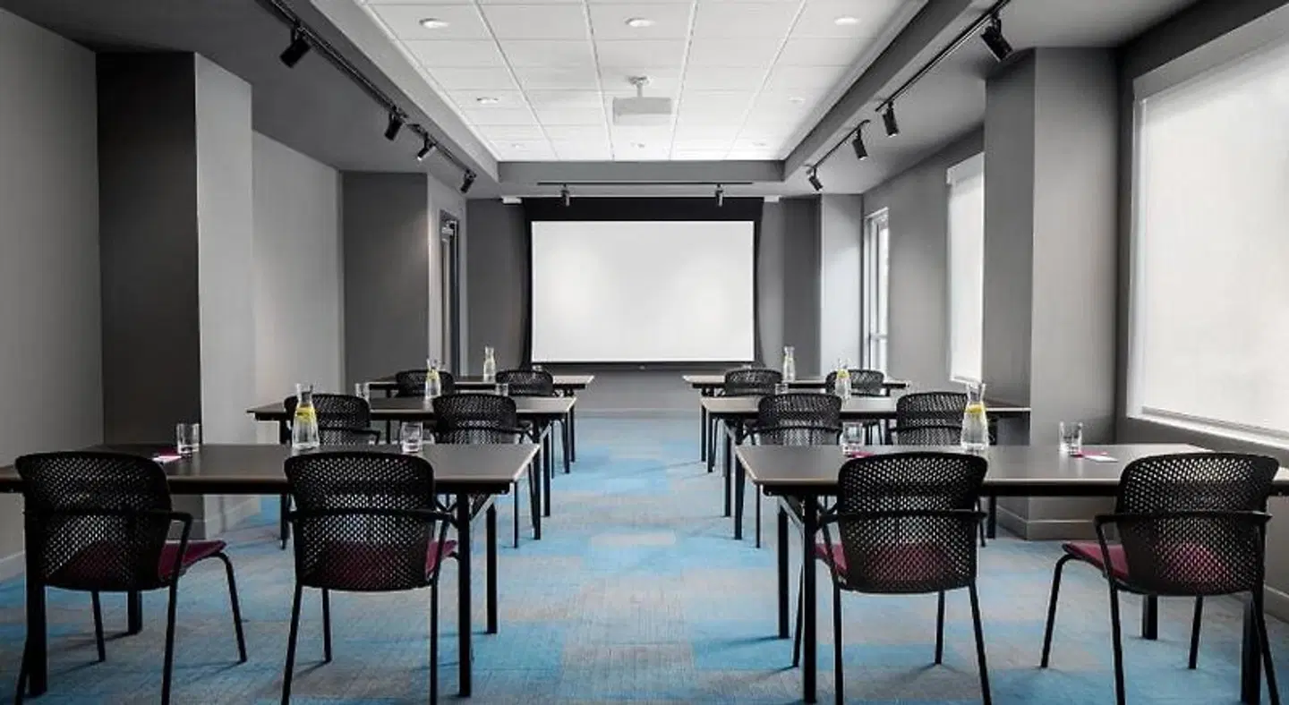 Aloft Houston Shenandoah Konferenz