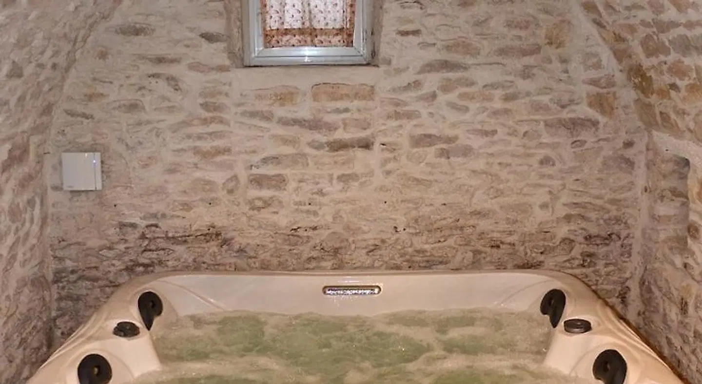 Locus Amoenus SPORTS_AND_LEISURE