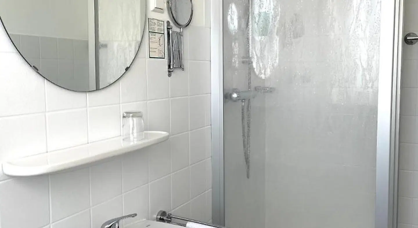 Hotel-Pension Hommen Badezimmer