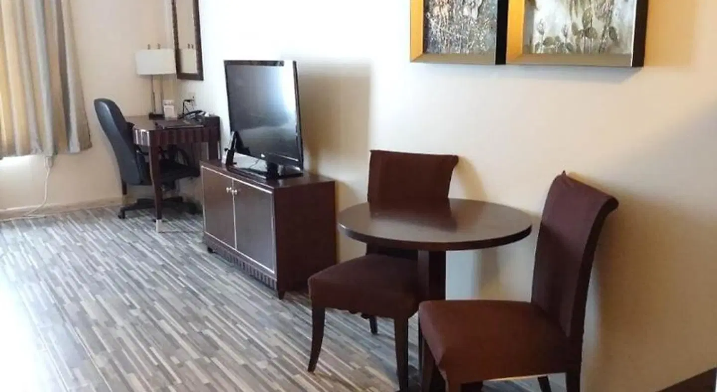 Days Inn & Suites by Wyndham Fort Saskatchewan ROOM_EXAMPLE
