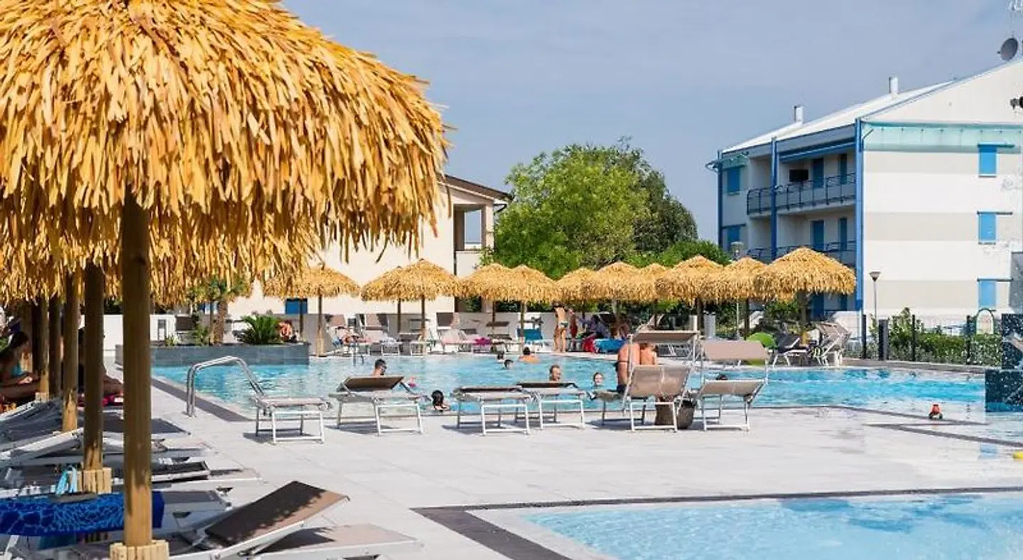 Quercia Lido Altanea OUTDOOR_POOL