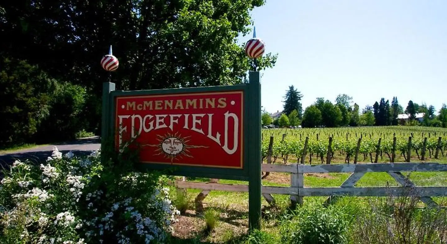McMenamins Edgefield Terrasse