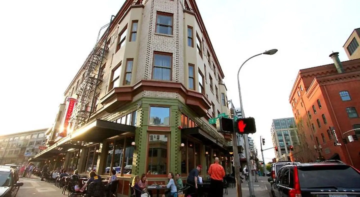 McMenamins Crystal Hotel EXTERIOR