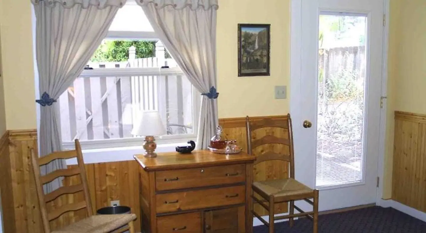 Arden Forest Inn ROOM_EXAMPLE