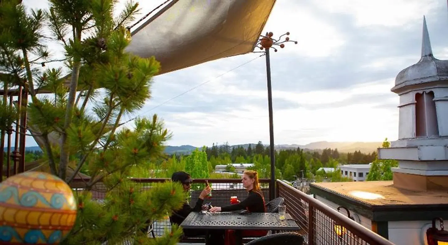 McMenamins Hotel Oregon LANDSCAPE