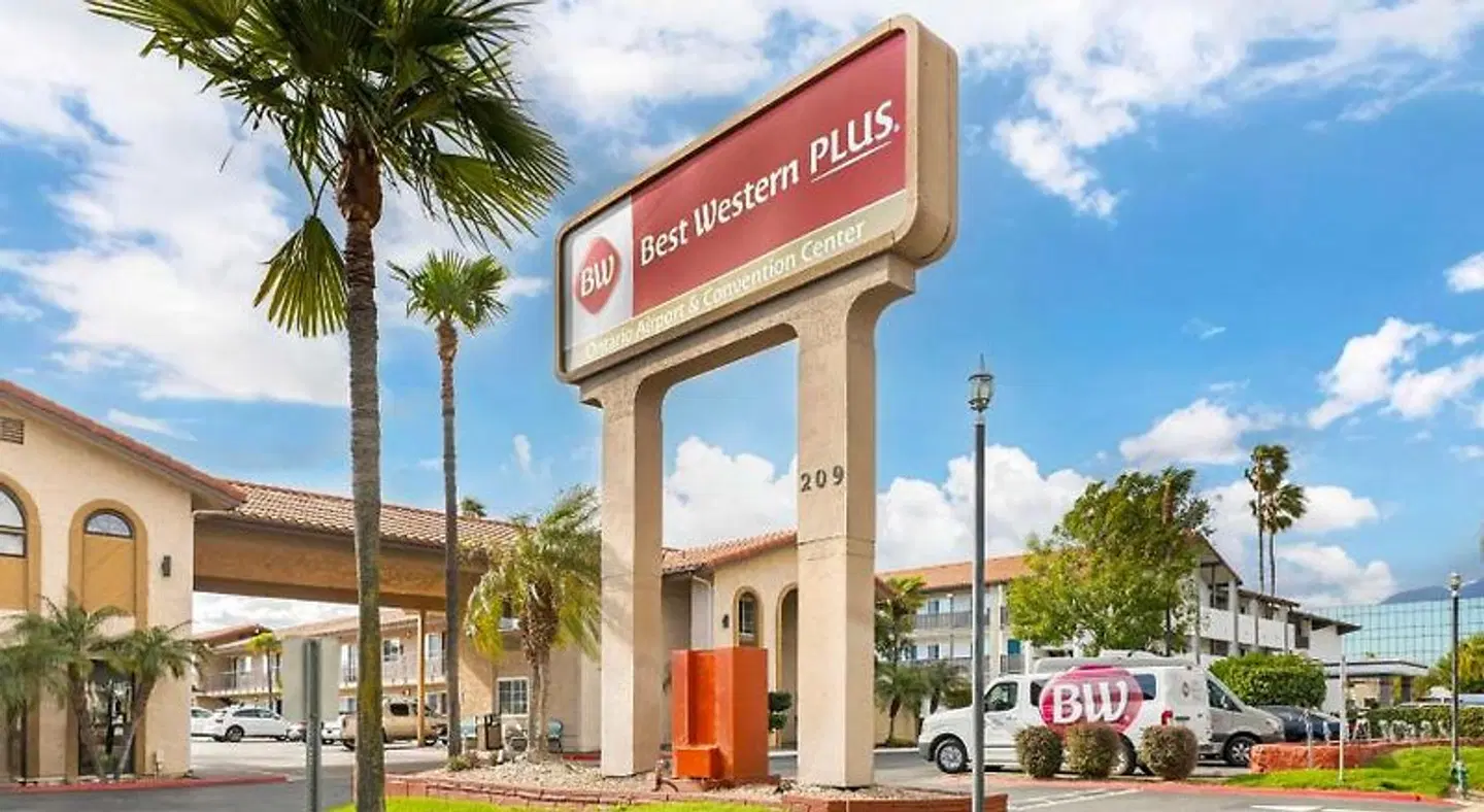 Best Western Plus Ontario Airport & Convention Center EXTERIOR