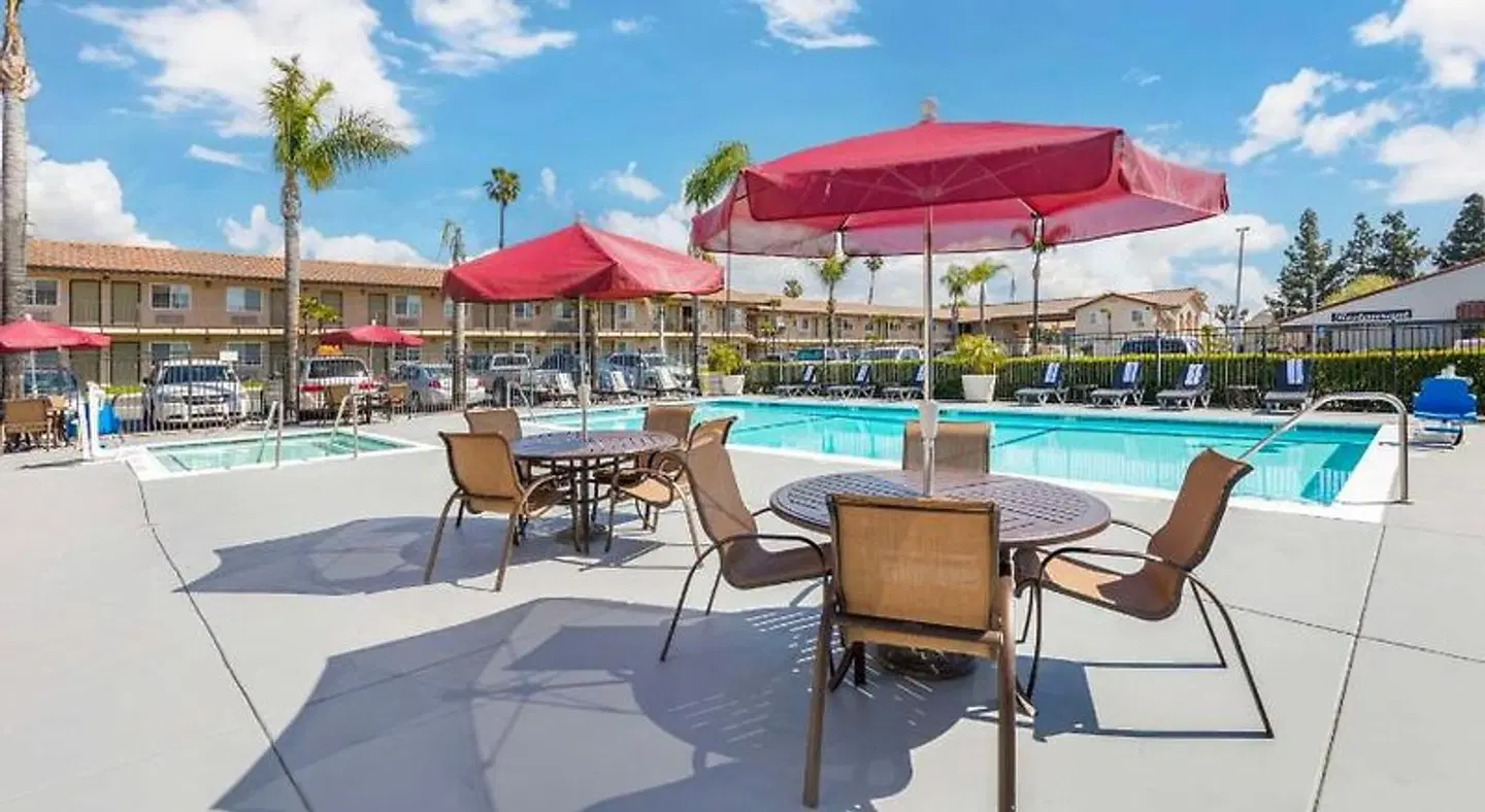 Best Western Plus Ontario Airport & Convention Center Terrasse