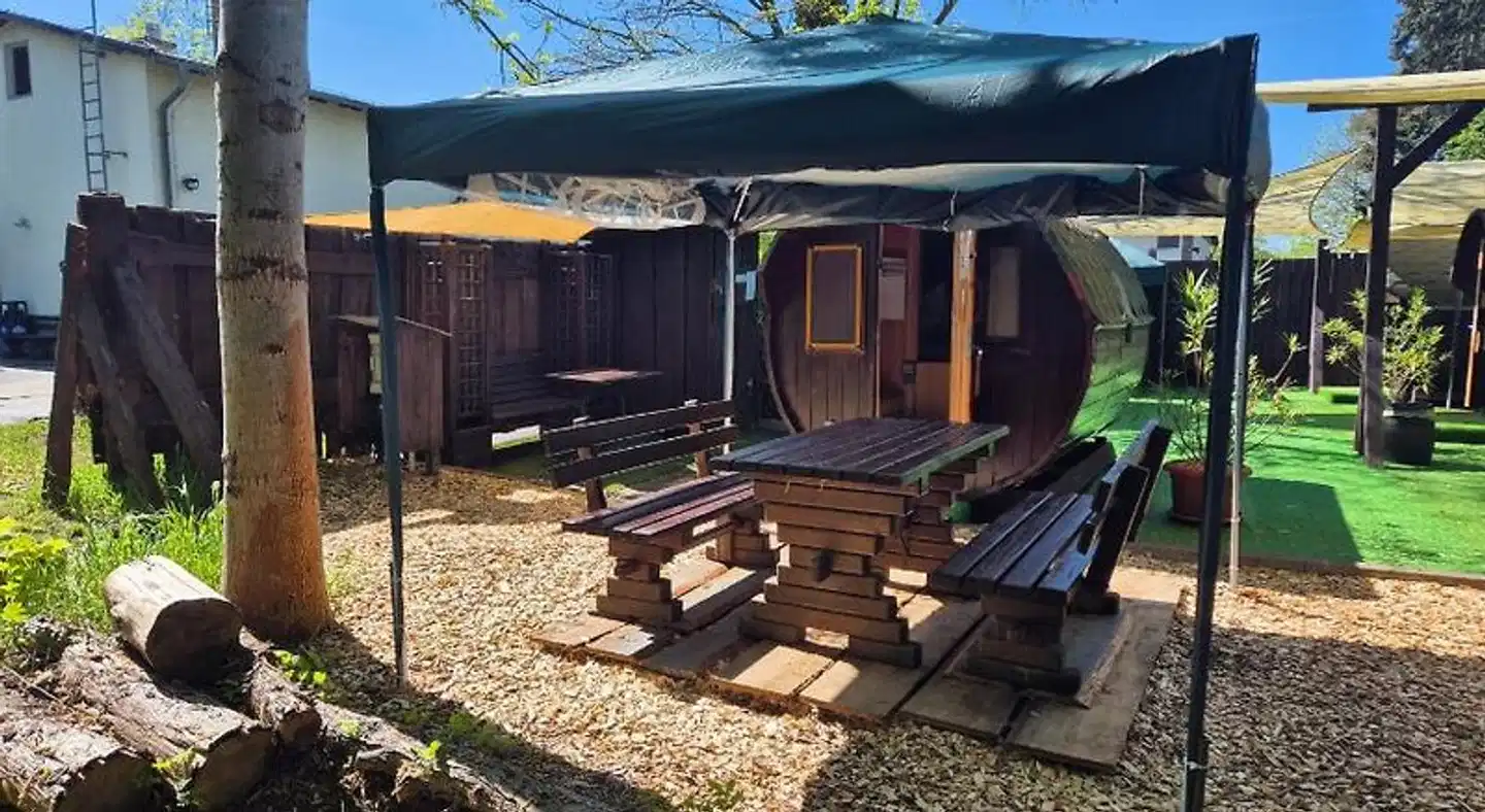 Mini Hotel Übernachten Im Gurkenfass Strand