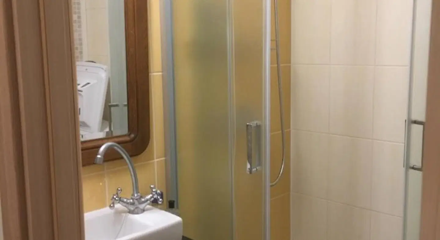 Mustvee Kortermajutus Badezimmer