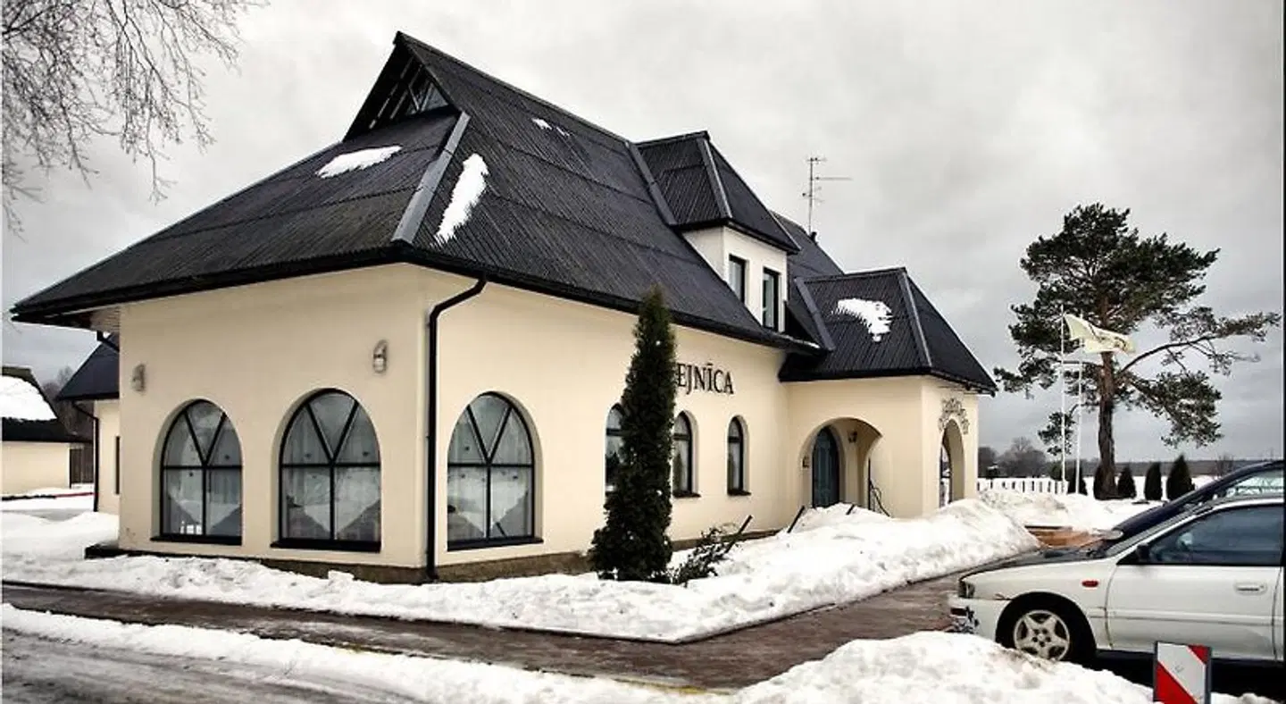 Okrogs EXTERIOR