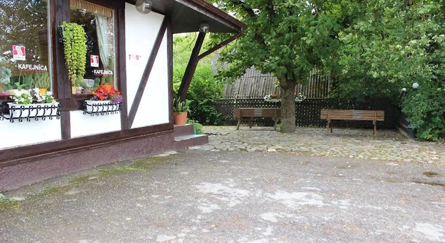 Sanders Motel Garten