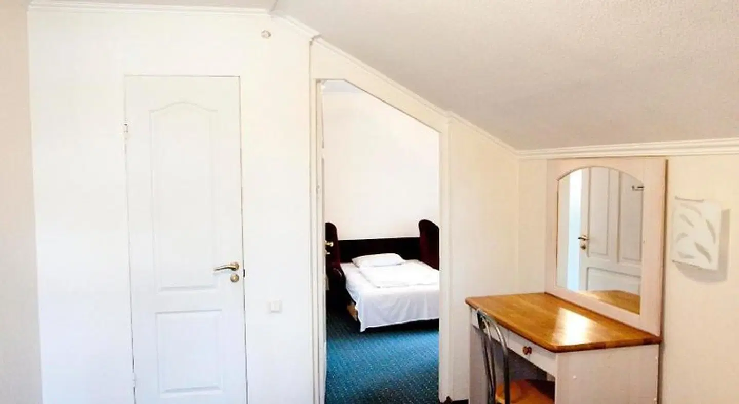 Sun Shine Apartments ROOM_EXAMPLE