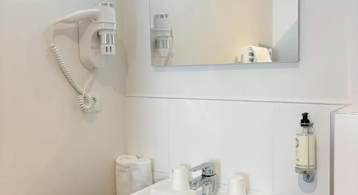 La Maison dEugène AppartHôtel - Centre historique Badezimmer