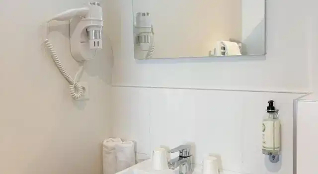 La Maison dEugène AppartHôtel - Centre historique Badezimmer