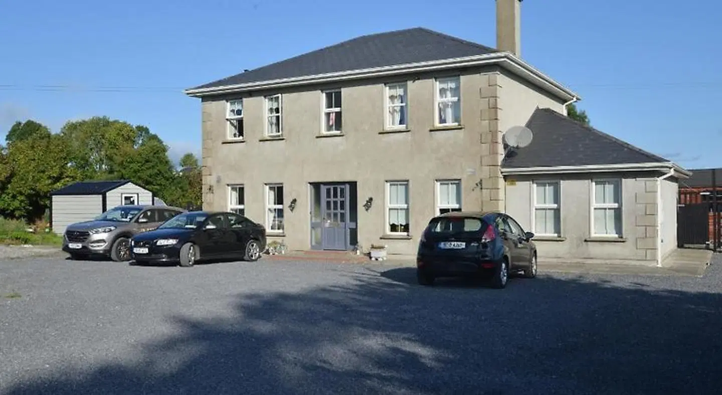 Kingstown House EXTERIOR