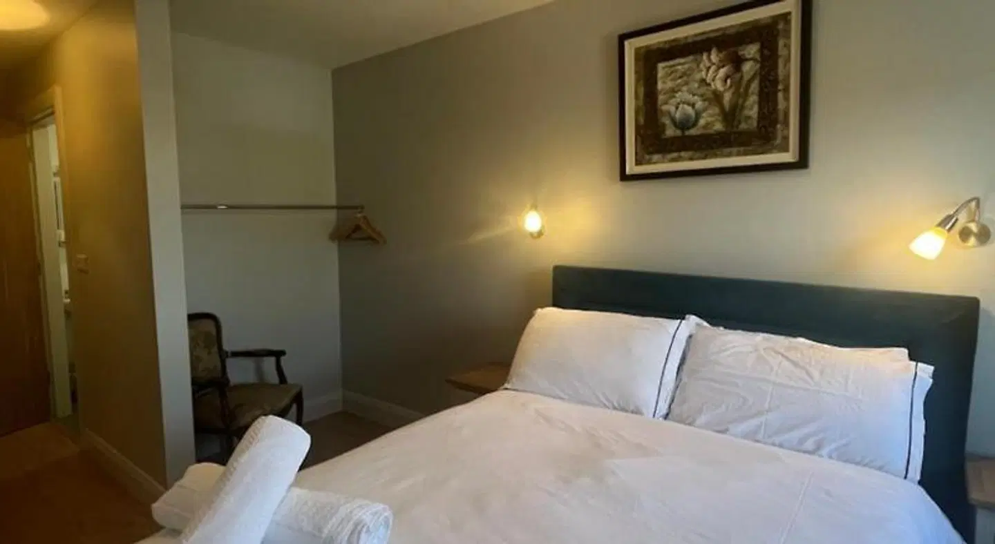 Annie May's Bar, B&B ROOM_EXAMPLE